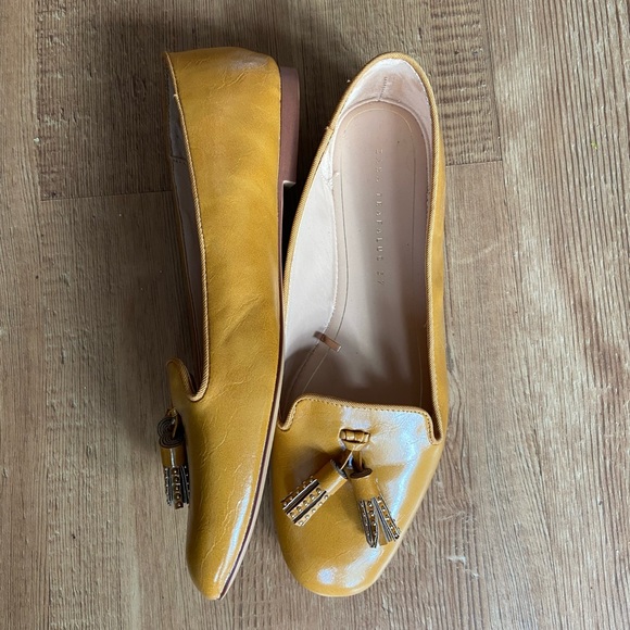 ZARA Tassel Flats. Size 7.5 - Picture 3 of 4